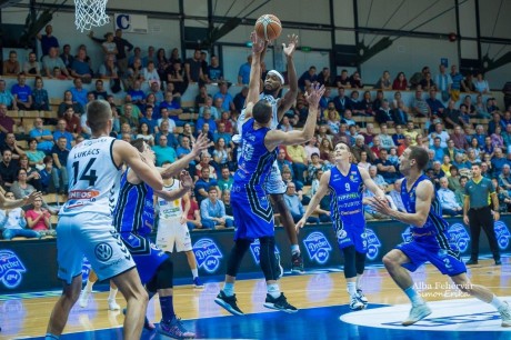 Guyton hat triplát szórt, az Alba újabb pontgazdag meccset nyert meg