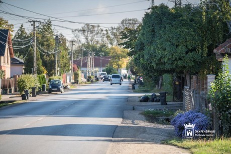 Forgalomkorlátozás lesz járdaépítés miatt kedden a Farkasvermi úton