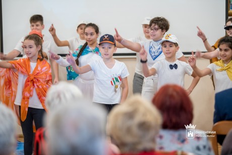 Újborral, drámajátékkal és ludaskásával ünnepelték a Márton-napot