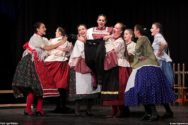 „Sirkenjáró, sarkonjáró…”– néptáncosok találkoznak Fehérváron