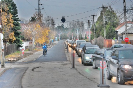 Megszűnt a félpályás forgalomkorlátozás a Farkasvermi úton