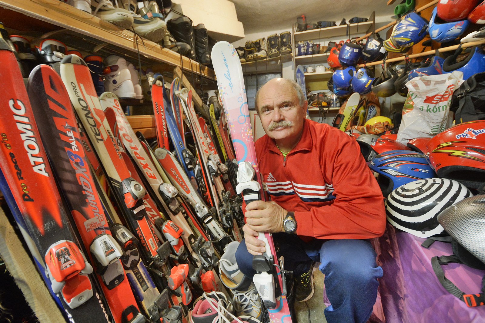 Síléc, snowboard és sisak kölcsönzés a Városi Síbankból