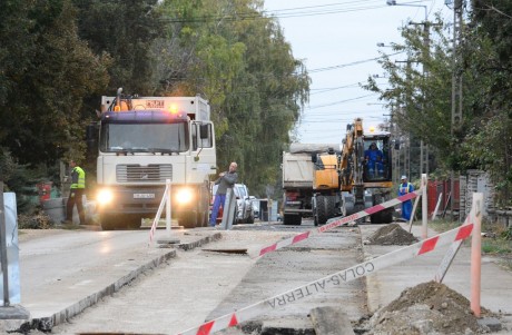 Változik a forgalmi rend a Fiskális úton zajló munkák miatt
