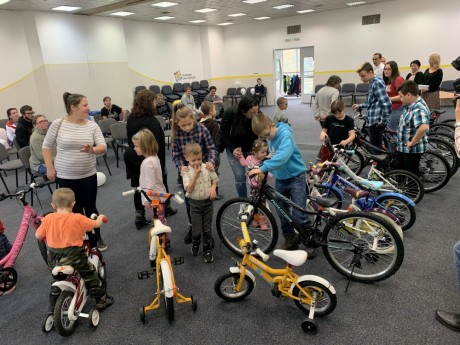 Tizenöt új kerékpár talált gazdára – sikeres volt a triatlonosok akciója