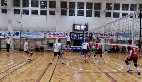 Edzőváltás és vereségek a MÁV Előre röplabdásainál hétvégén