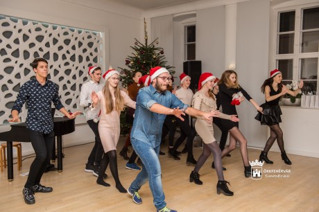 Együtt ünnepeltek a Székesfehérvári Diáktanács tagjai a Hiemer-házban