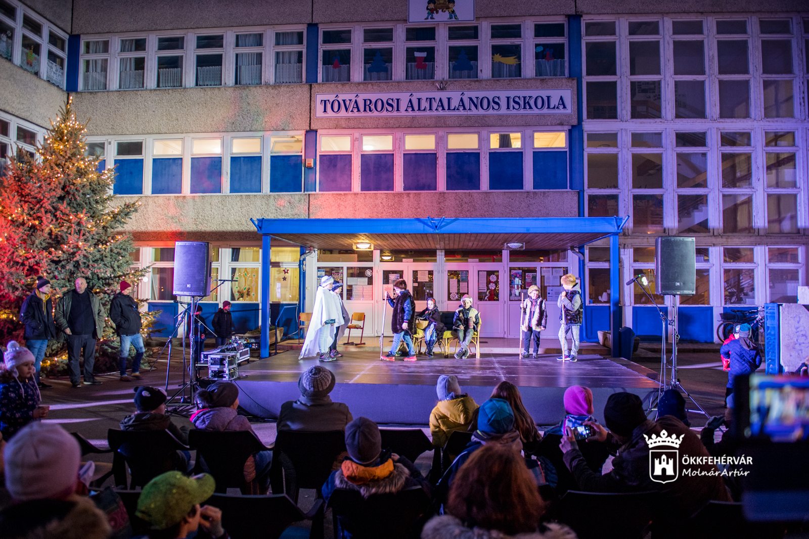 Együtt ünnepeltek a tóvárosi családok a városrész közös karácsonyfájánál