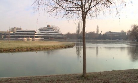 Életveszélyes még bármelyik tó jegére rálépni!