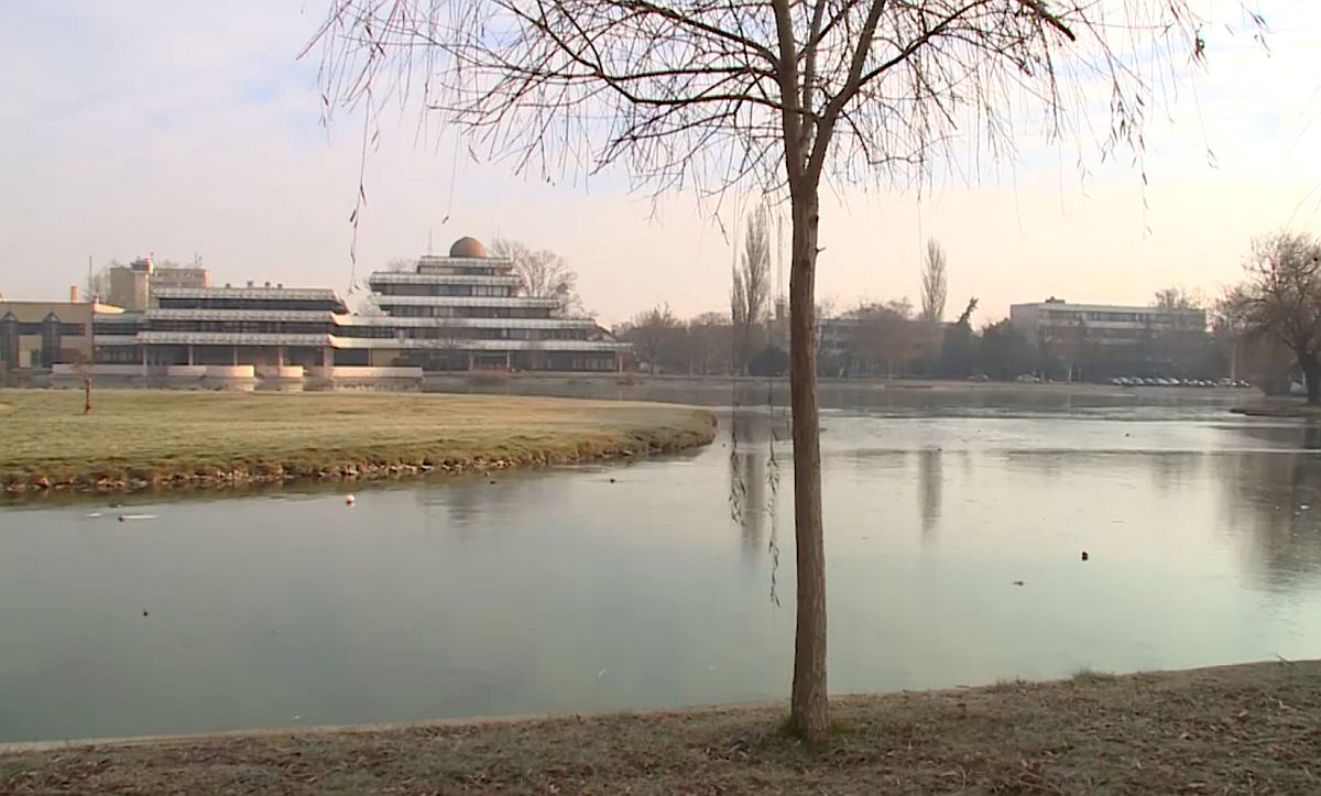 Életveszélyes még bármelyik tó jegére rálépni!