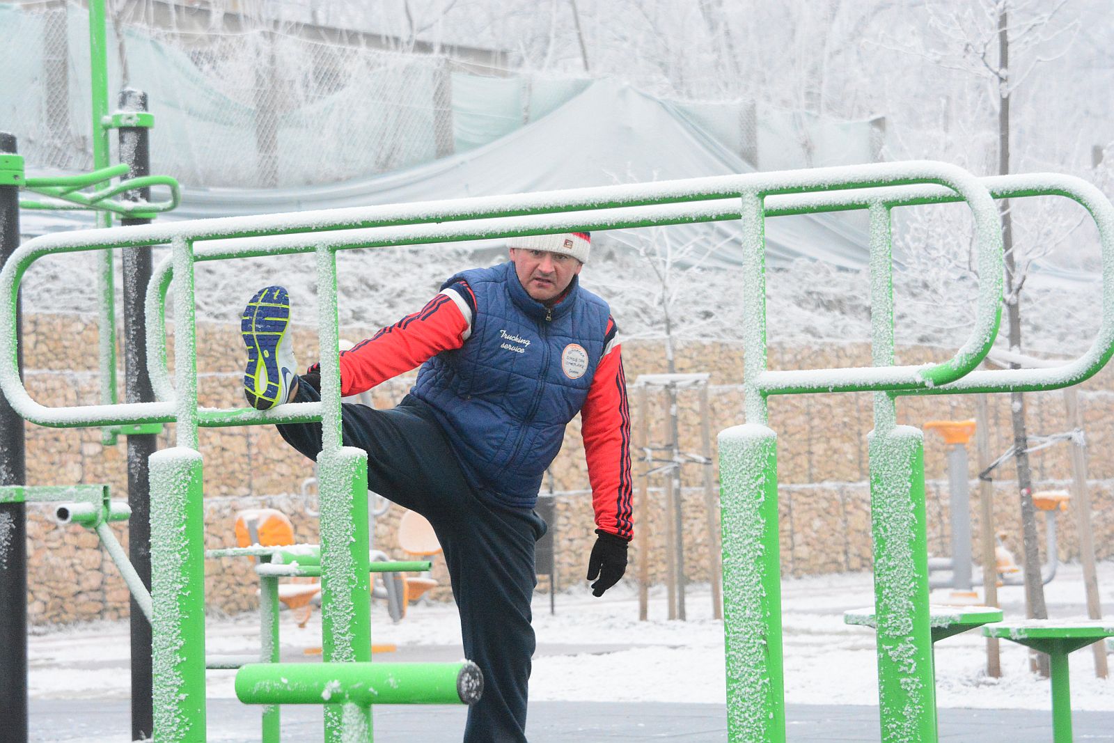 Nyári frissesség Székesfehérváron egy zúzmarás téli reggelen