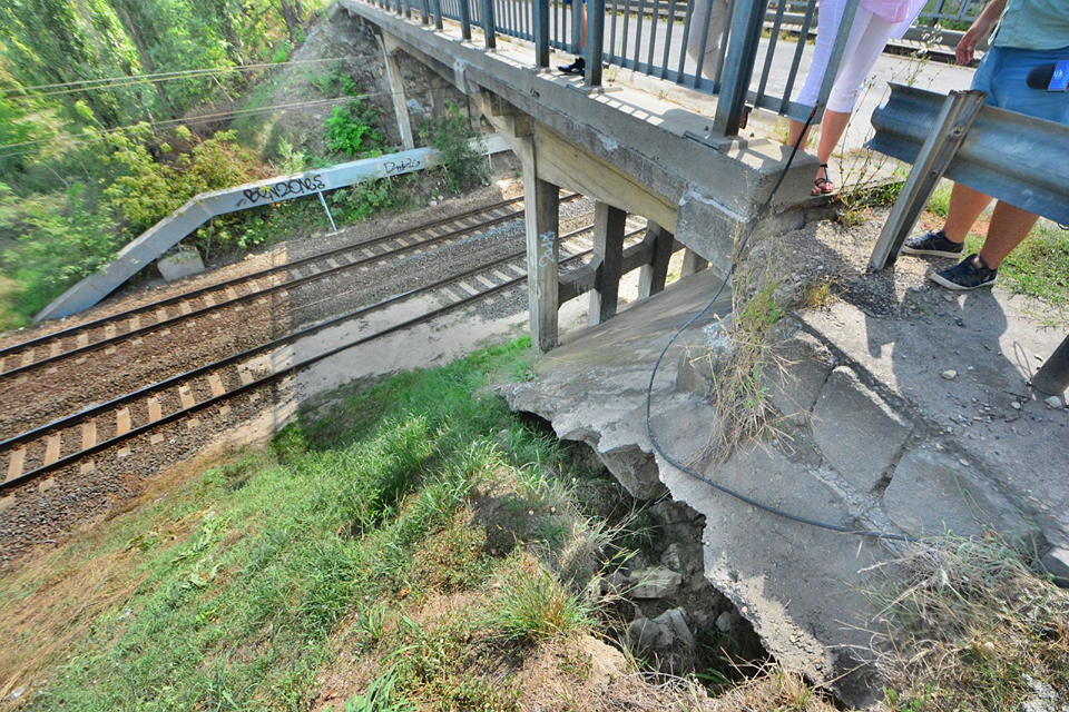 Elkezdődött a Vásártéri úti felüljáró felújítása - félpályás lezárás a Balatoni úton
