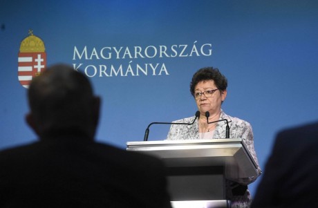 Tartsák be a szabályokat és viselkedjenek felelősen az emberek!