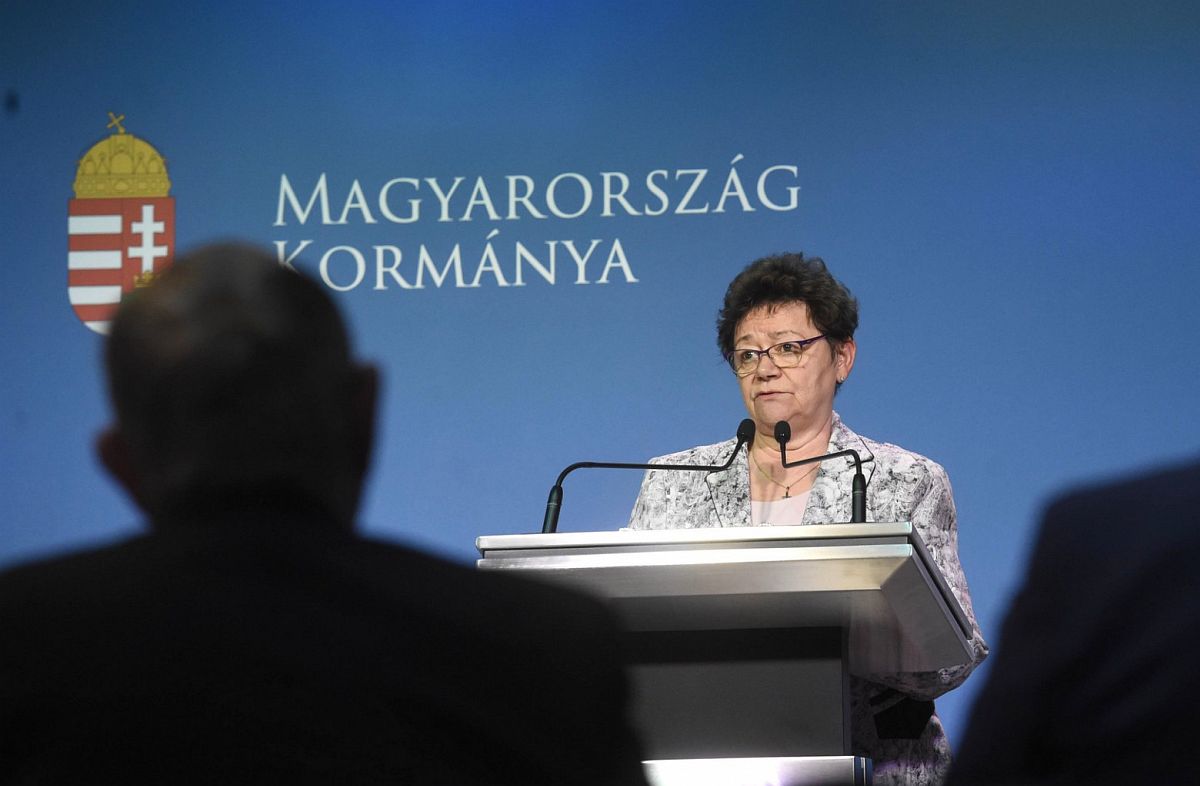 Tartsák be a szabályokat és viselkedjenek felelősen az emberek!