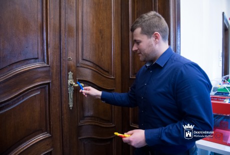 Higiénés fejlesztés - kilincsfogók 3D nyomtatóval az Alba Innovárban