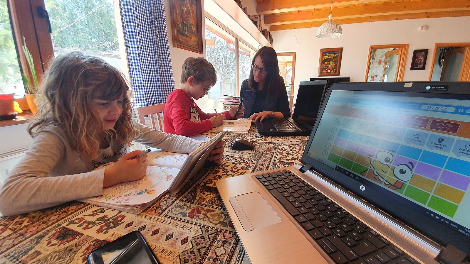 Az online oktatás indulása és első tapasztalatai Székesfehérváron