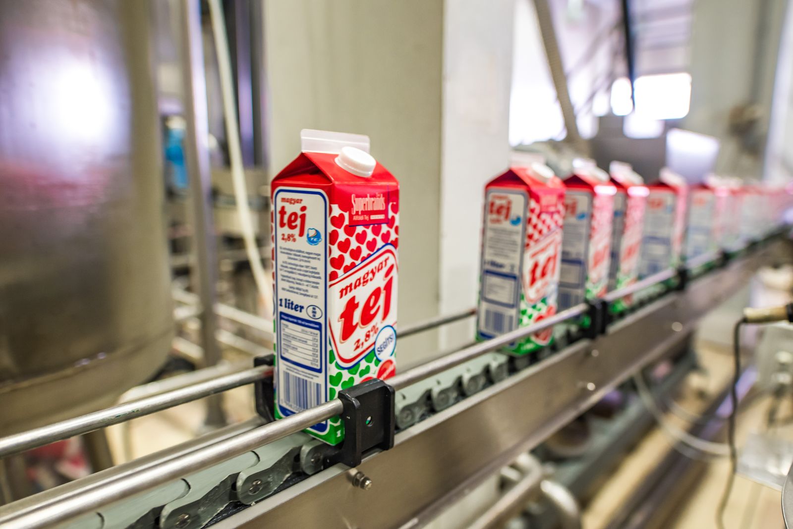 Folyamatos a tejtermékek gyártása és kiszállítása az Alföldi Tejnél