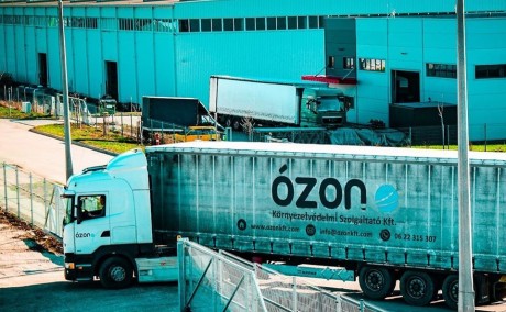 A vészhelyzet végéig ingyenesen szállítja el a lakossági szennyvizet az Ózon Kft.