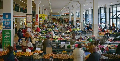 Változik a piacok rendje szombattól - 9 és 12 óra között kizárólag 65 éven felüliek vásárolhatnak