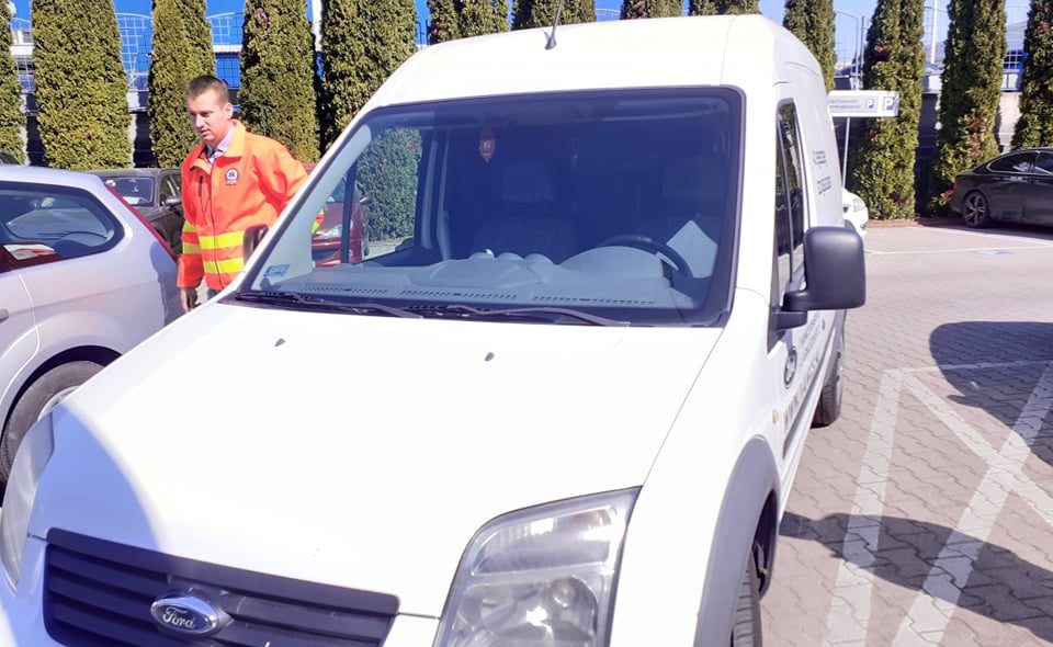 Autóval támogatja az Ivanics a fehérvári mentősök munkáját