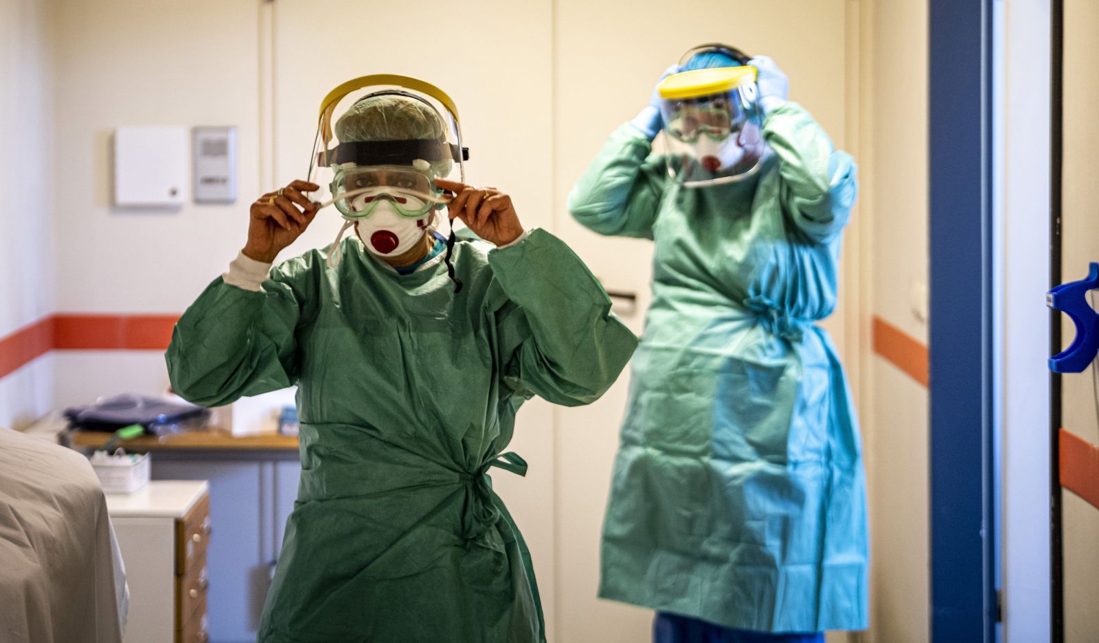 585 főre nőtt a beazonosított fertőzöttek száma