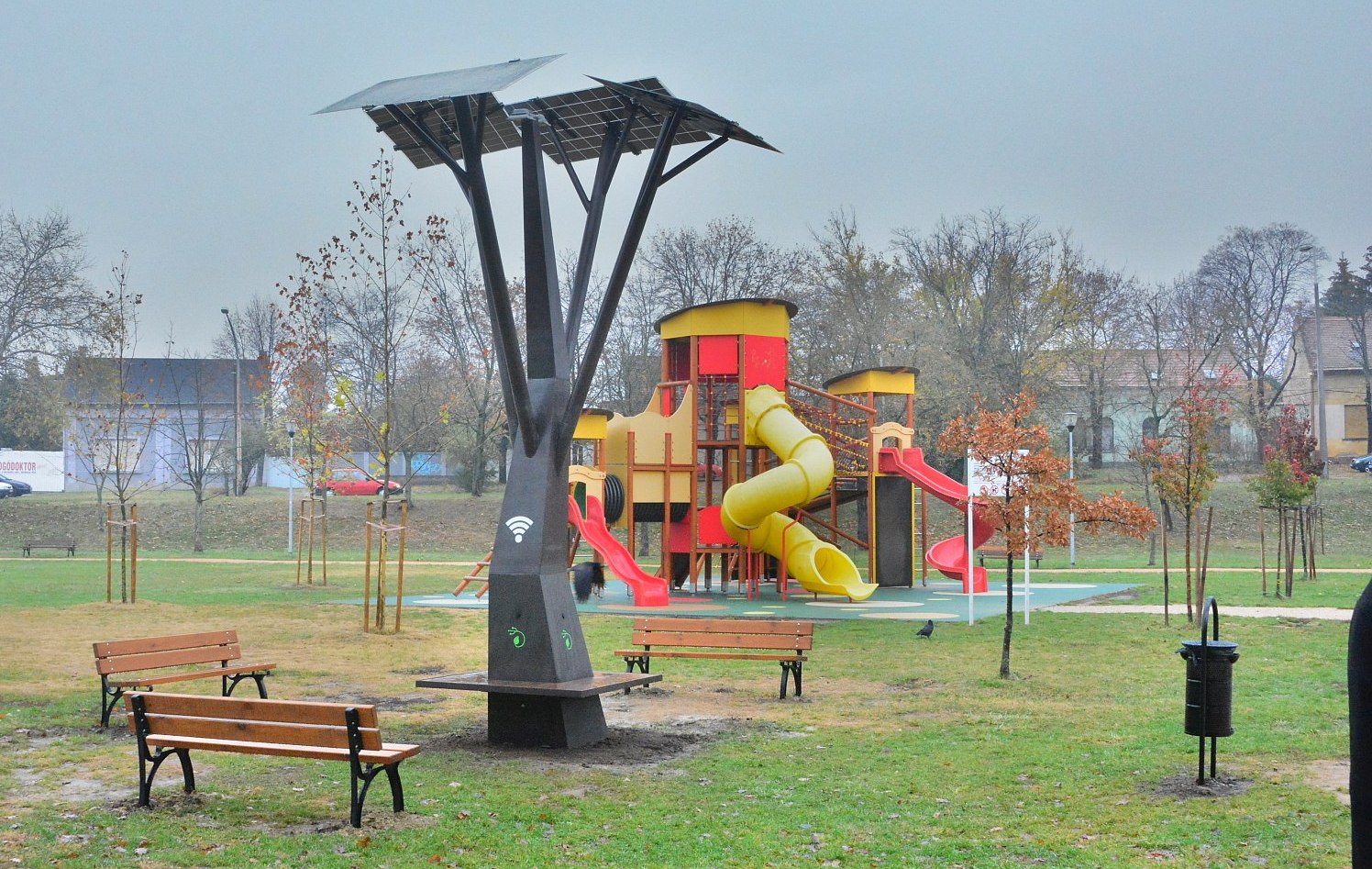 A Közterület-felügyelet munkatársai figyelmeztetnek a kijárási korlátozás betartására