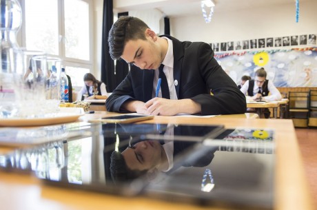 Nem lesz szóbeli érettségi, csak írásbeli vizsgák lennének - később lesz végleges döntés