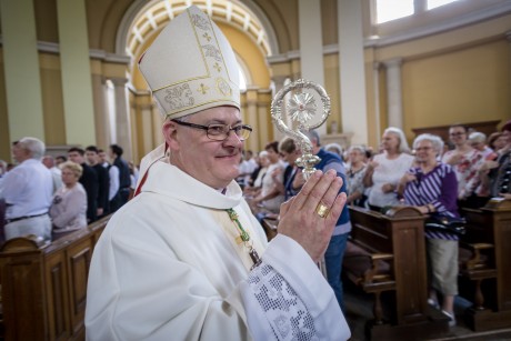 Az Isteni Irgalmasság vasárnapja - interjú Spányi Antal megyés püspökkel