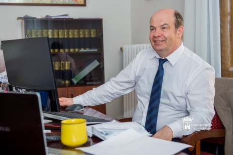 Ahol a kereslet és a kínálat találkozik - gazdasági konzultáció a veszélyhelyzetben