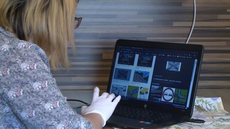 Ingyenes nyelvvizsga és KRESZ-vizsga a kisgyermeket nevelő anyáknak