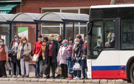 Változik a buszmenetrend, ingyenesség a vizsgázóknak