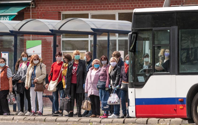 Változik a buszmenetrend, ingyenesség a vizsgázóknak