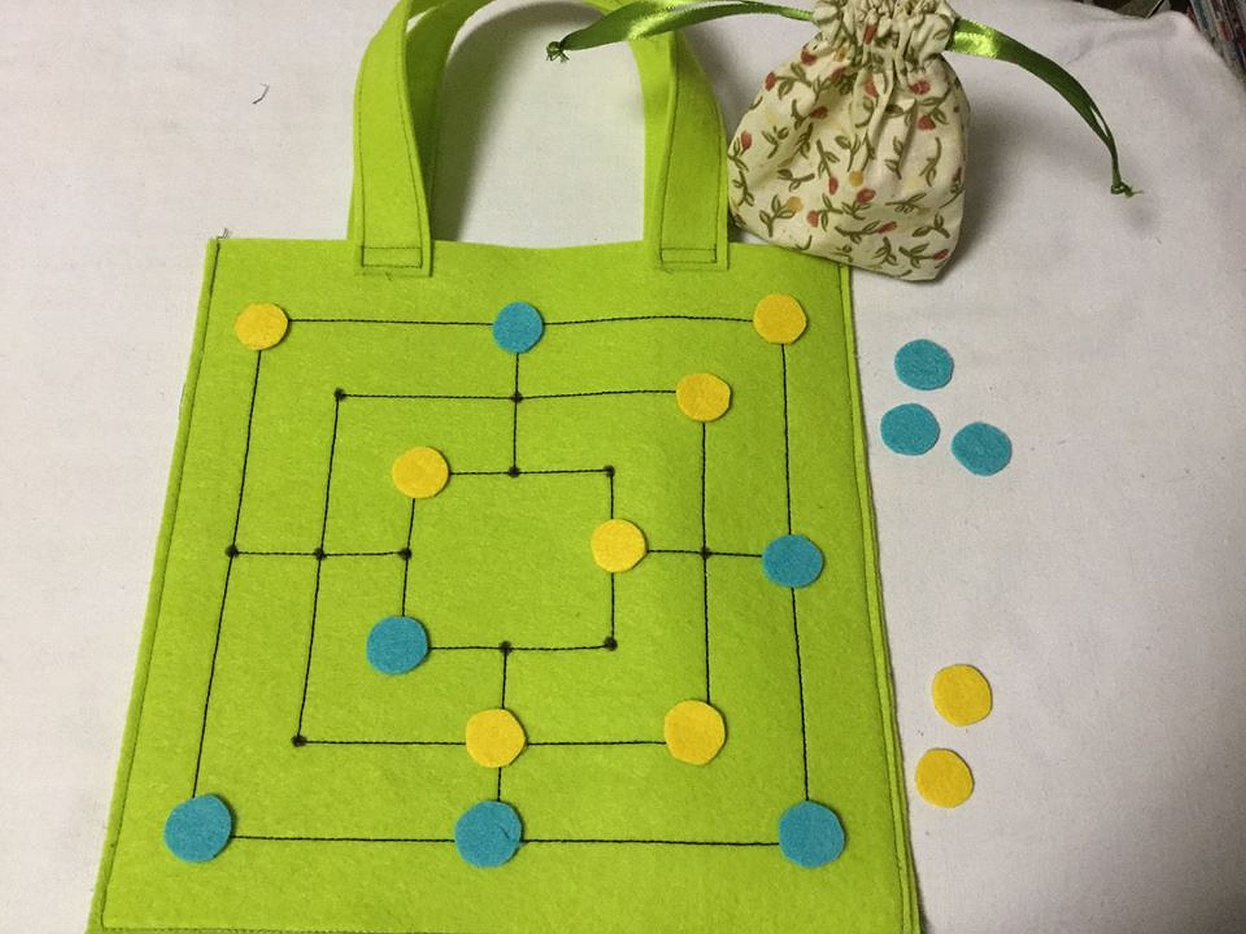 Még több különleges ötlet felnőtteknek és gyerekeknek a kézművesek online műhelyében