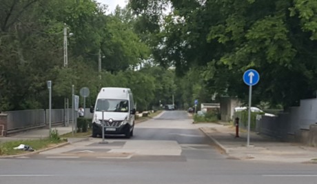 Szennyvízcsatorna-gerincvezeték javítása miatt lesz útlezárás a Hosszúsétatéren