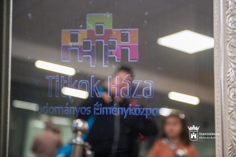 Pillants a jövőbe! - nyári táborok a Titkok Házában