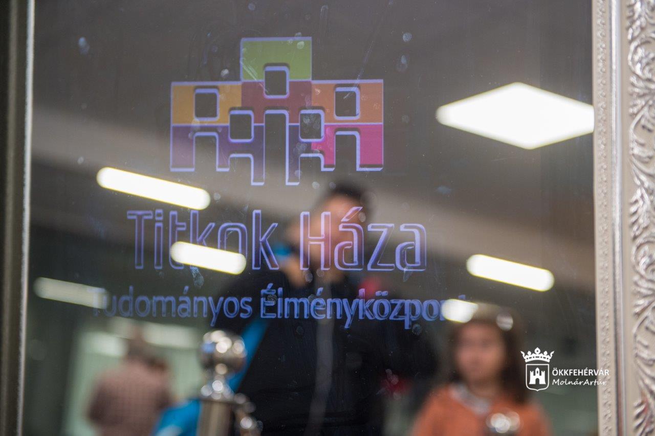 Pillants a jövőbe! - nyári táborok a Titkok Házában