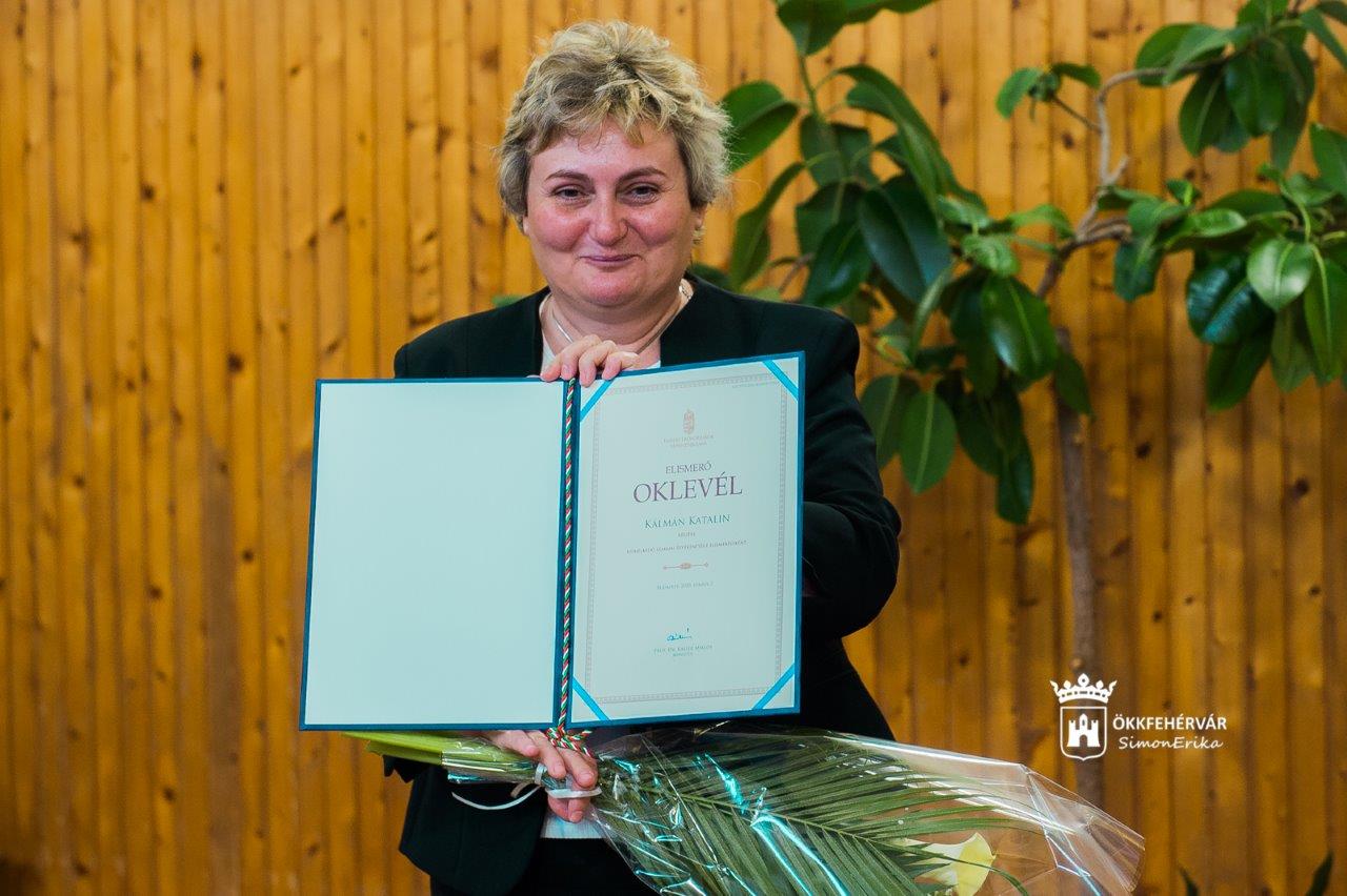 Pedagógusköszöntés a Munkácsyban - miniszteri elismerést kapott Kálmán Katalin tanárnő