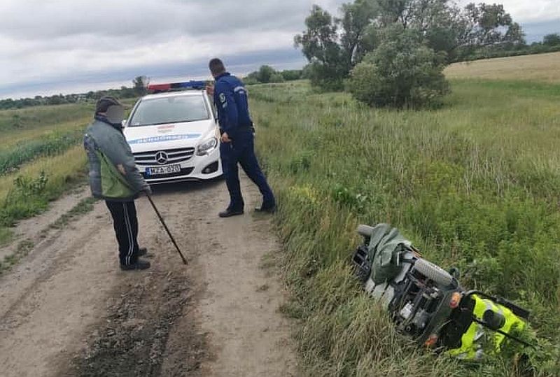Bajba jutott idős férfin segítettek a fehérvári rendőrök