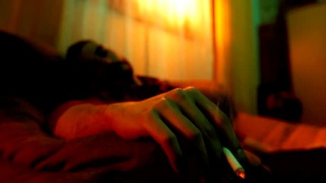 Ágyban dohányzott egy férfi - édesanyja meghalt a tűzben