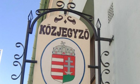 Csökkentek a közjegyzői okiratok díjai a lakáshiteleknél