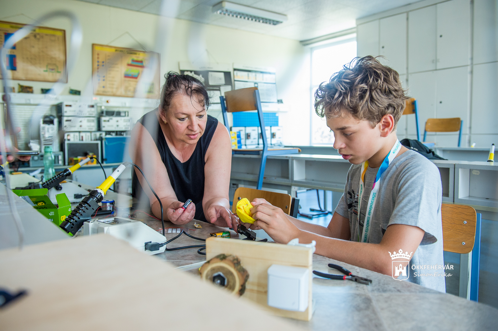 Szak-Ma tárbor az Árpádban - varrnak, forrasztanak és még 