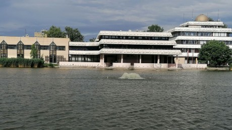 Szökőkút a jobb oxigén ellátásért a Csónakázó-tavon