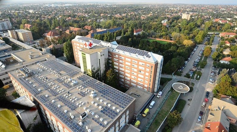 Feloldották a látogatási tilalmat - apás szülés is lehet a Szent György Kórházban