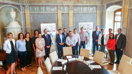 KÉPES program – három fehérvári iskola udvarát újítják fel