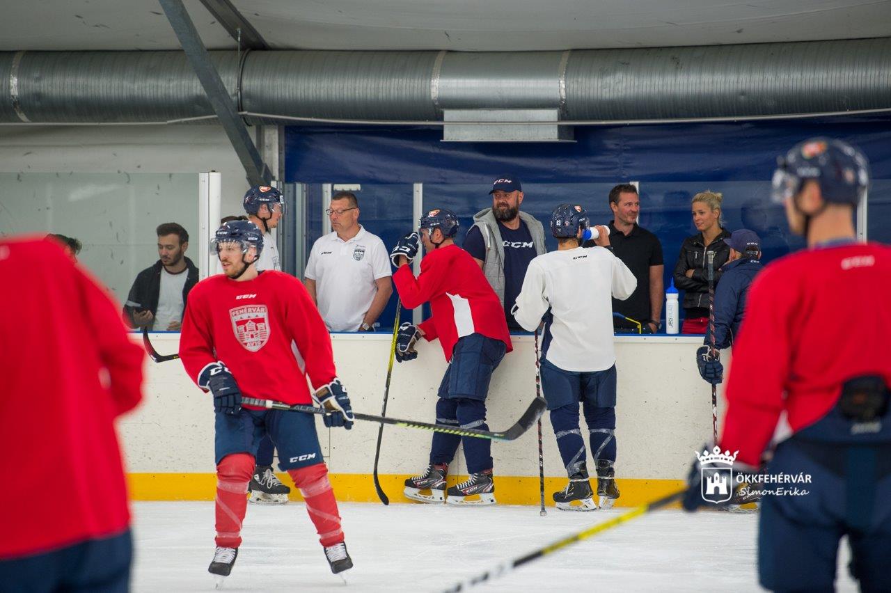 Köszönet a támogatásért - partnertalálkozót tartott a fehérvári hokiklub