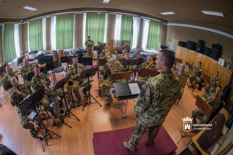 Hangolnak már - meglepetéssel készül augusztusra a Székesfehérvár Helyőrségi Zenekar