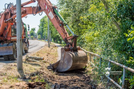 Augusztus végére befejeződik a Balatoni úti felüljáró felújítása