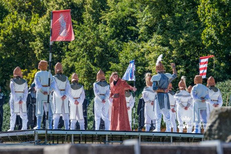 A muhi csata történetét elevenítették fel élő sakkfigurákkal a Nemzeti Emlékhelyen