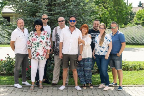 Újra szól a város hangja! - szeptember elsején startol a Vörösmarty Rádió