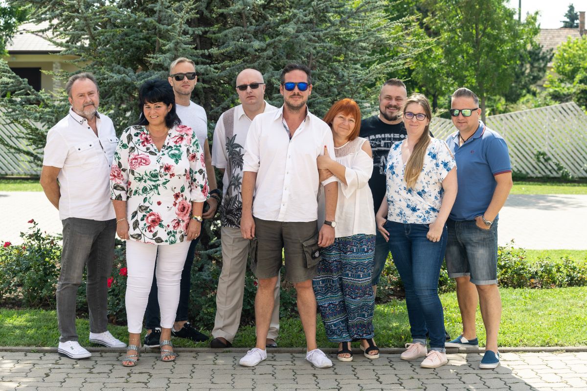 Újra szól a város hangja! - szeptember elsején startol a Vörösmarty Rádió