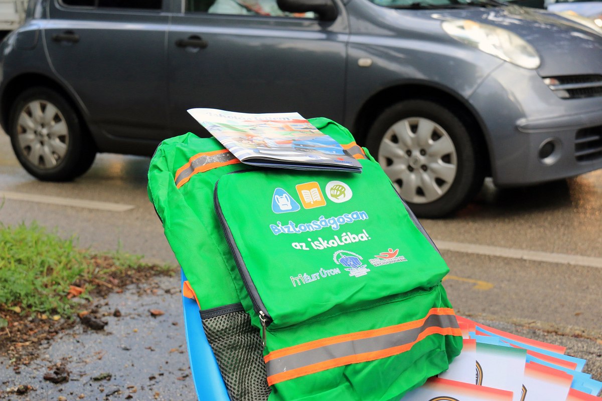 Vigyázz, gyerekek! - ellenőrzik az autósokat az iskolák környéki zebráknál